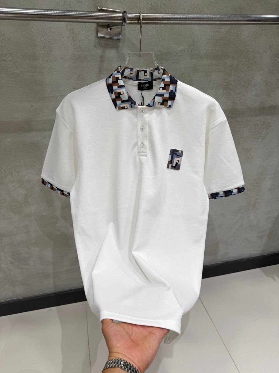  T-shirt  8