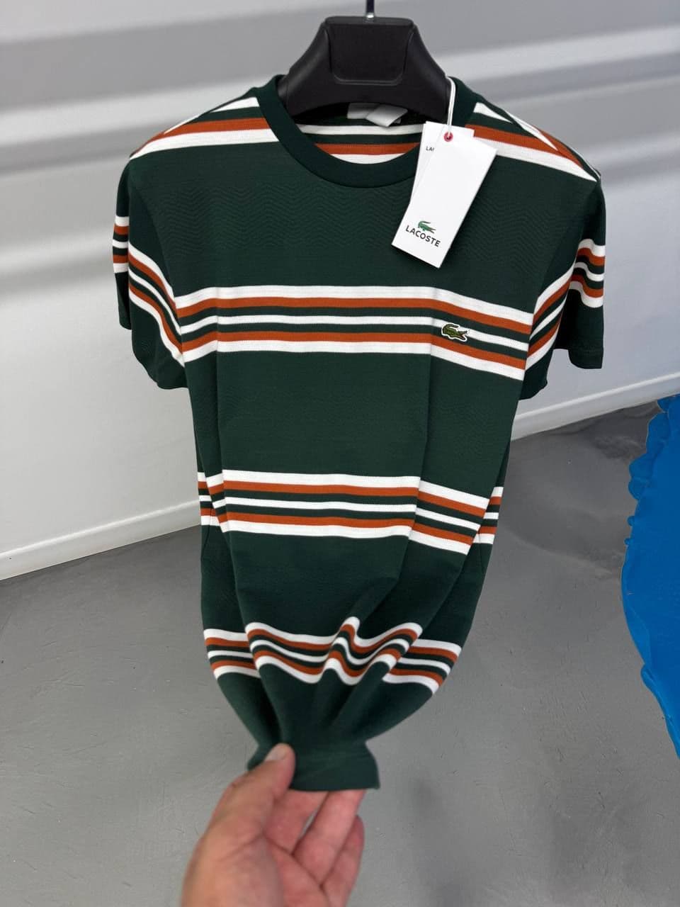  T-shirt  2