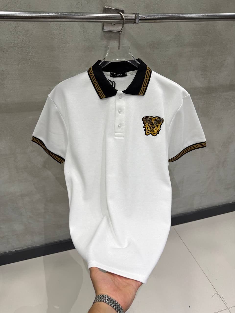  T-shirt  10