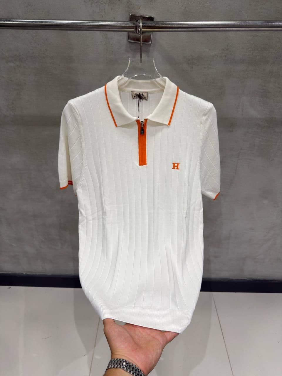  T-shirt  9
